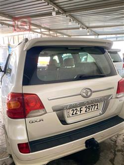 تۆیۆتا لاند کروزەر